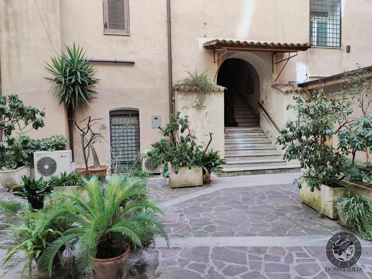 Domus Iulia - Colosseo โรม ภายนอก รูปภาพ